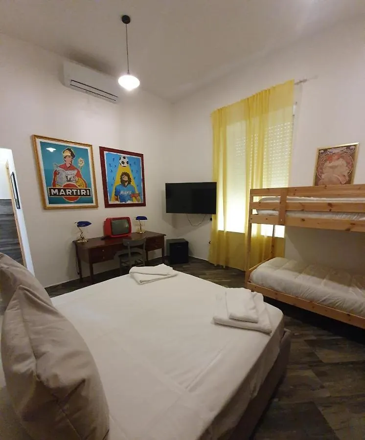 Bed and Breakfast Palazzo San Vincenzo à Naples Couette-café